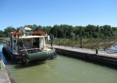 Le "Pont Canal du Guétin" sur l’Allier à Cuffy