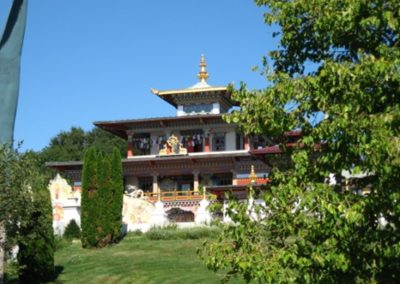 Temple de Paldenshangpa (ou Temple des Mille Bouddhas) : authentique temple bouddhiste construit sur le modèle de Samyé, premier temple édifié au Thibet, à La Boulaye